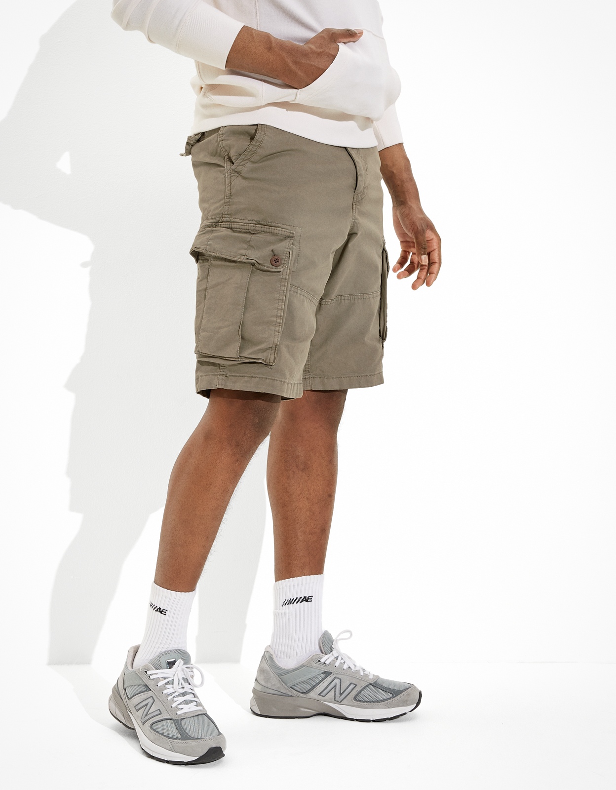 American eagle longer 2025 length cargo shorts