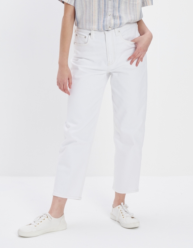 Buy Levi's High-waisted Mom Jeans winter cloud from £70.00 (Today